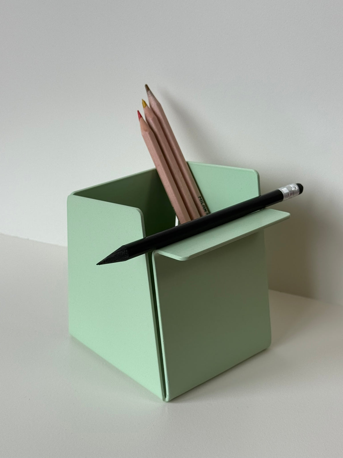 Pen Holder 2200